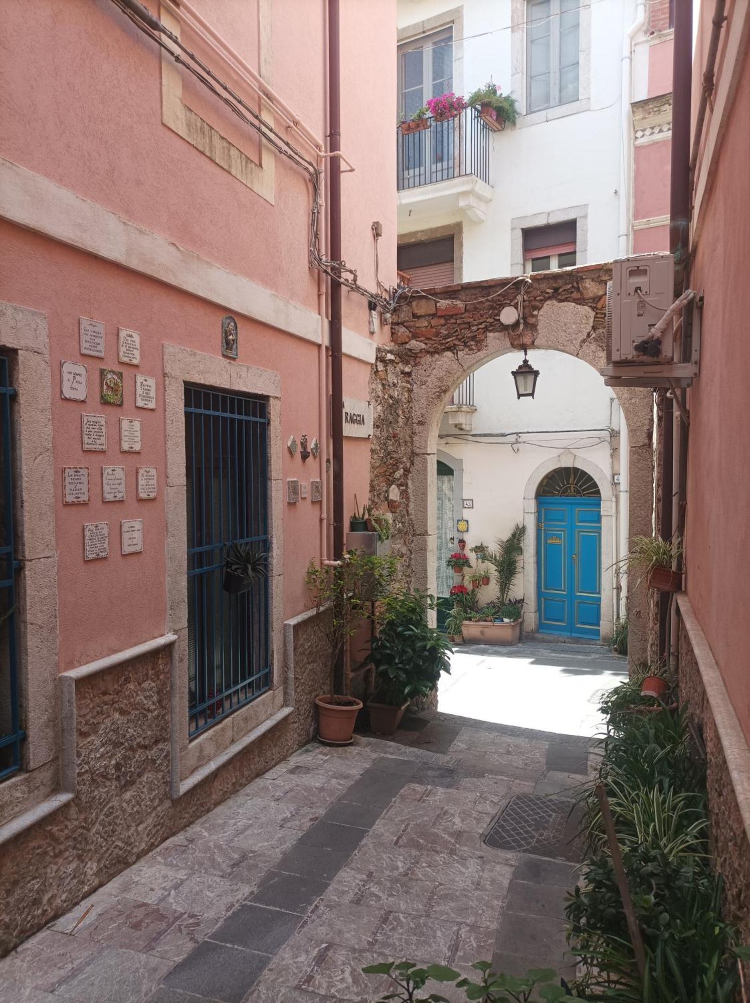 Lyssa Holiday Apartments Taormina Ngoại thất bức ảnh